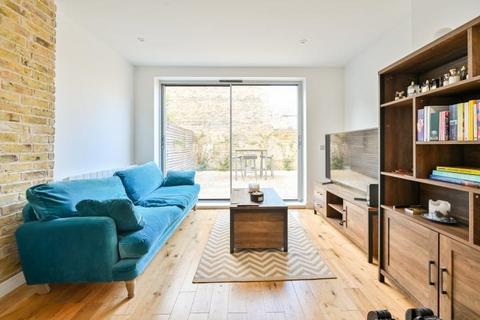 1 bed property, in Prosperous Apartments, £375,000