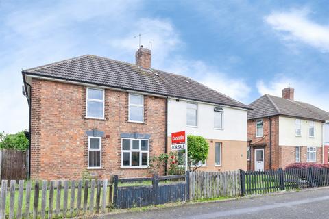 3 bed property, in Beckett Road, £250,000