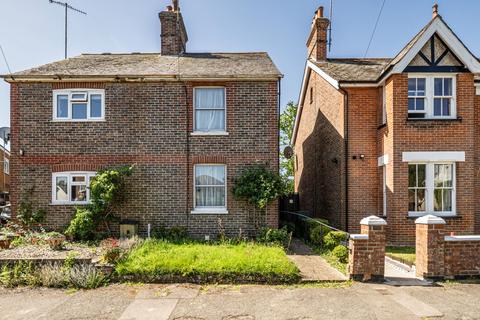 3 bed property, in Meadow Road, £425,000
