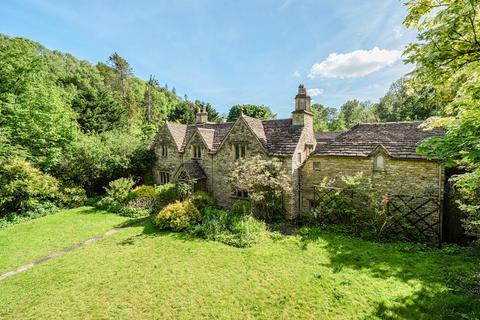 5 bed property, in Castle Combe, £1,295,000