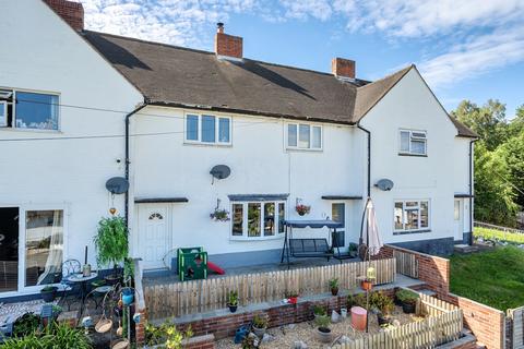 3 bed property, in Bronwylfa Road, £215,000
