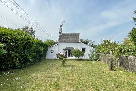 3 bed property, in Baulkins Drove, £325,000