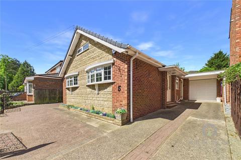 3 bed property, in Hallwood Road, £375,000
