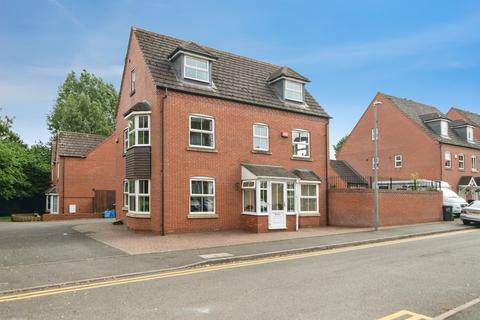 5 bed property, in Harrington Croft, £500,000