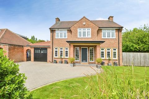 4 bed property, in Highfield Drive, £635,000