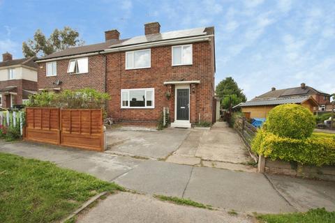 3 bed property, in Weaver Road, £230,000