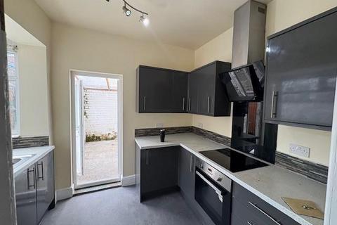 3 bed property, in 7 Lawrence Street, £140,000