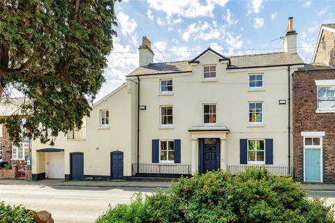 4 bed property, in Berwick Road, £795,000