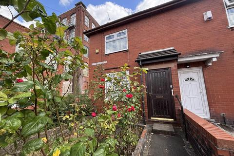 2 bed property, in Whittingham Grove, £145,000