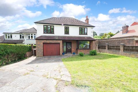 4 bed property, in Christ Church Mount, £900,000