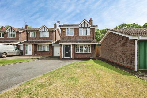 3 bed property, in Spinney Close, £300,000