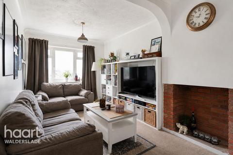 3 bed property, in Longhill Avenue, £270,000