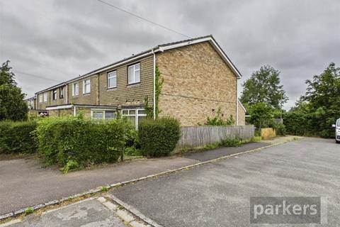3 bed property, in Chandler Close, £260,000