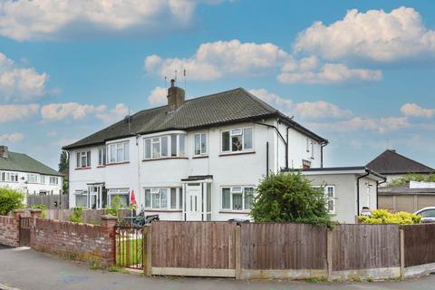 3 bed property, in Otterburn Gardens, £390,000