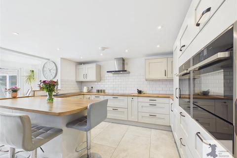 4 bed property, in Adam Street, £349,950