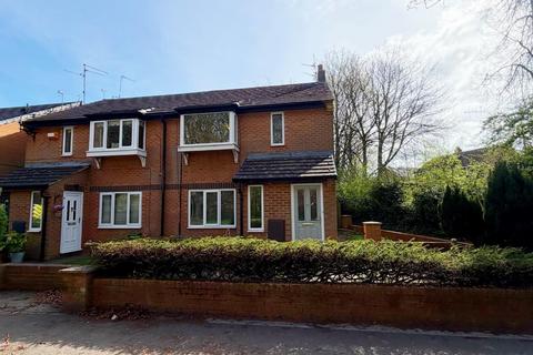 1 bed property, in Woodland Mews, £74,950