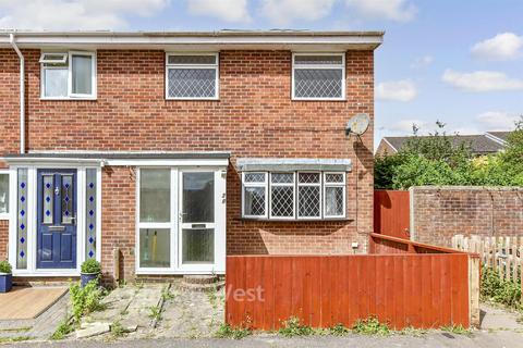 4 bed property, in The Pitcroft, £240,000