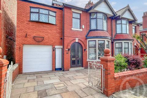 4 bed property, in Vernon Avenue, £270,000