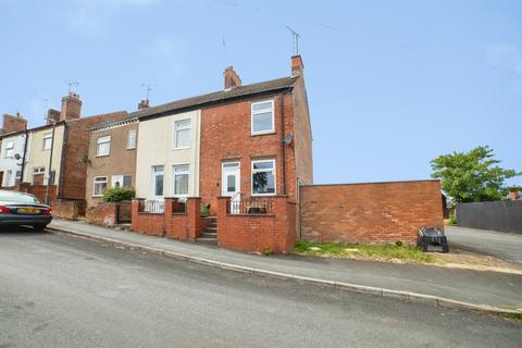2 bed property, in Nelson Street, £120,000