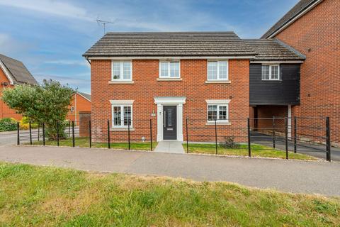 5 bed property, in Phoenix Way, £390,000