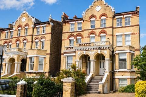 2 bed property, in The Chase, £525,000