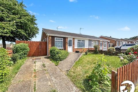 3 bed property, in Courtfield Avenue, £325,000