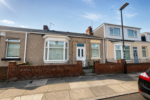 3 bed property, in John Candlish Road, £70,000