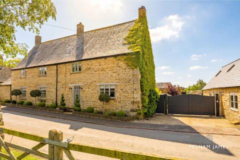 6 bed property, in Main Street, £1,500,000