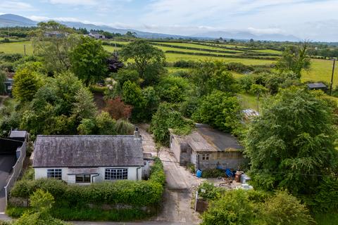 Land, in 10 Bryn Y Waen, £137,000