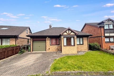 3 bed property, in Forge Close, £250,000
