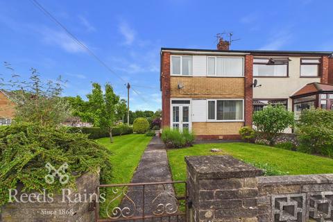 3 bed property, in Inskip Road, £195,000