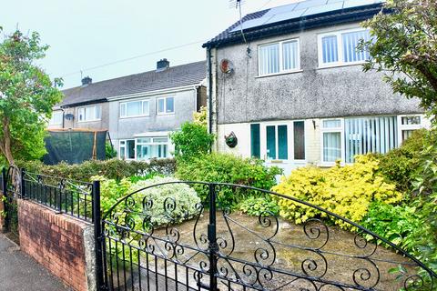 3 bed property, in Conway Road, £155,000