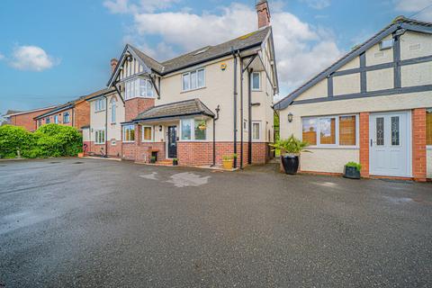 6 bed property, in Paradise Lane, £930,000