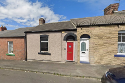 2 bed property, in James Street, £60,000