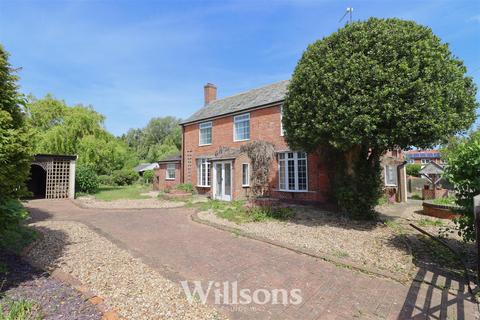 5 bed property, in Cul De Sac, £350,000