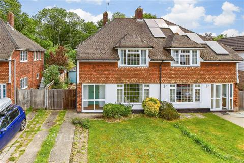 3 bed property, in Fernholt, £450,000