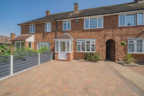 3 bed property, in Blenheim Road, £335,000
