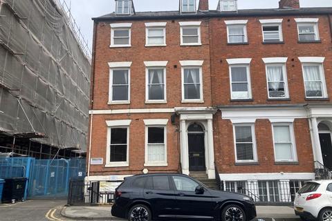 2 bed property, in Wright Street, £75,000