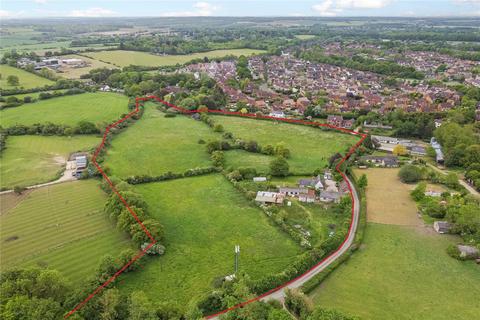 3 bed property, in Long Lane, £850,000