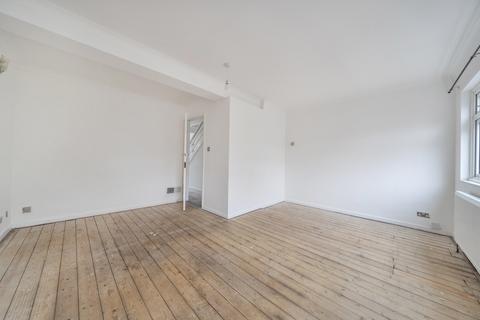3 bed property, in Ford End, £550,000