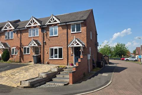 3 bed property, in Lancers Drive, £210,000