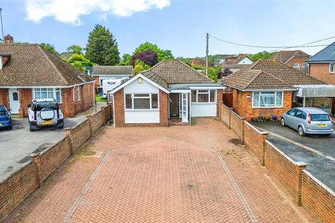 3 bed property, in Basingstoke Road, £550,000