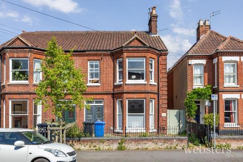4 bed property, in College Road, £595,000