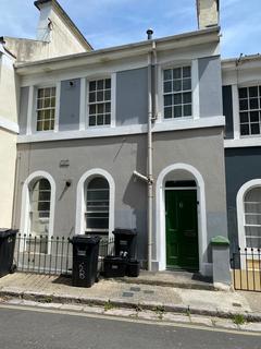 3 bed property, in Coburg Place, £162,000