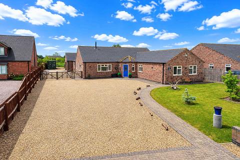 4 bed property, in High Road, £595,000