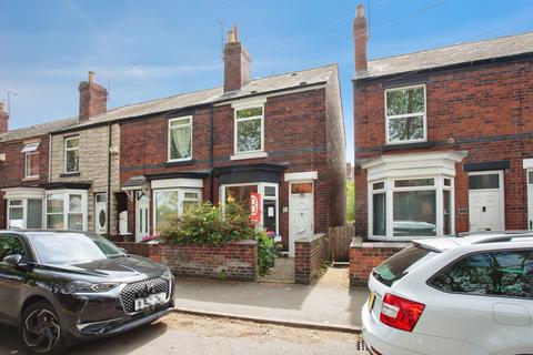 2 bed property, in Cambridge Street, £85,000