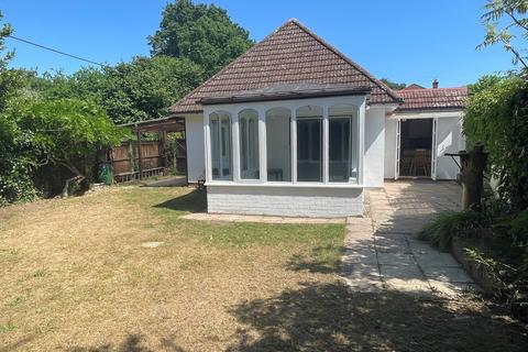 2 bed property, in Longmeadow Gardens, £359,950