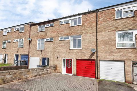 3 bed property, in Middle Leasow, £180,000
