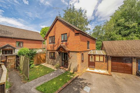 3 bed property, in Copse Road, £639,950