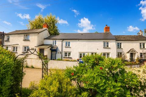 2 bed property, in Bratton Clovelly, £285,000